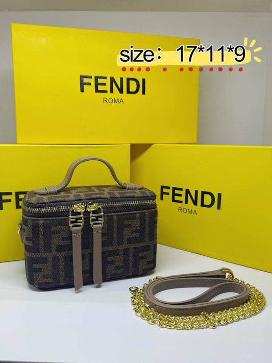 Fendi
90 dhs🪙

with box
🎁🎁🎁

Zain38
♥️♥️♥️