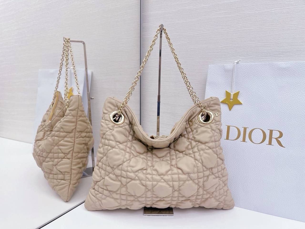 DIOR 

NEW DESIGN  

GOOD QUALITY 

110 DHS🇦🇪🇦🇪🇦🇪

Zain295
♥️♥️♥️