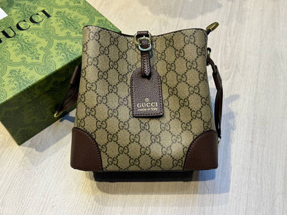 Lab
New 
20cm
BOX + Scraf🎁

105 dhs🪙🌨️

Zain44
♥️♥️♥️