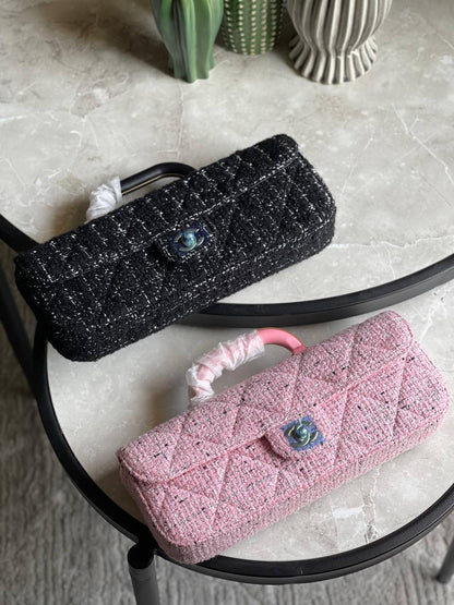CHANEL✨
Size: 30Cm 💥
Available original box 📦 
With full packing 🎀🎀
Super high quality 💥💥
For Price 👇 WTSP Text Zain 0568585901
0507557372
0544061607

Zain283
♥️♥️♥️