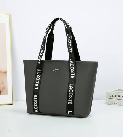 LACCOST BAG 

45 dhs🪙🌨️

Zain40
♥️♥️♥️