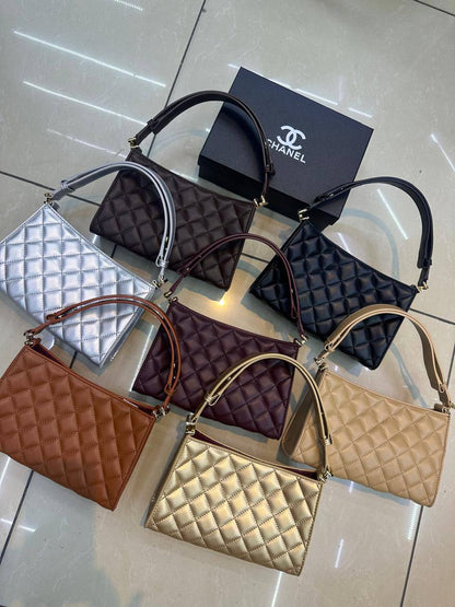 CHANEL
95 dhs✅

with box
🎁🎁🎁

Zain90
♥️♥️♥️