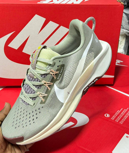 Nike
Size 40-45⚡️ 
130 dhs🗽

Zain183
♥️♥️♥️