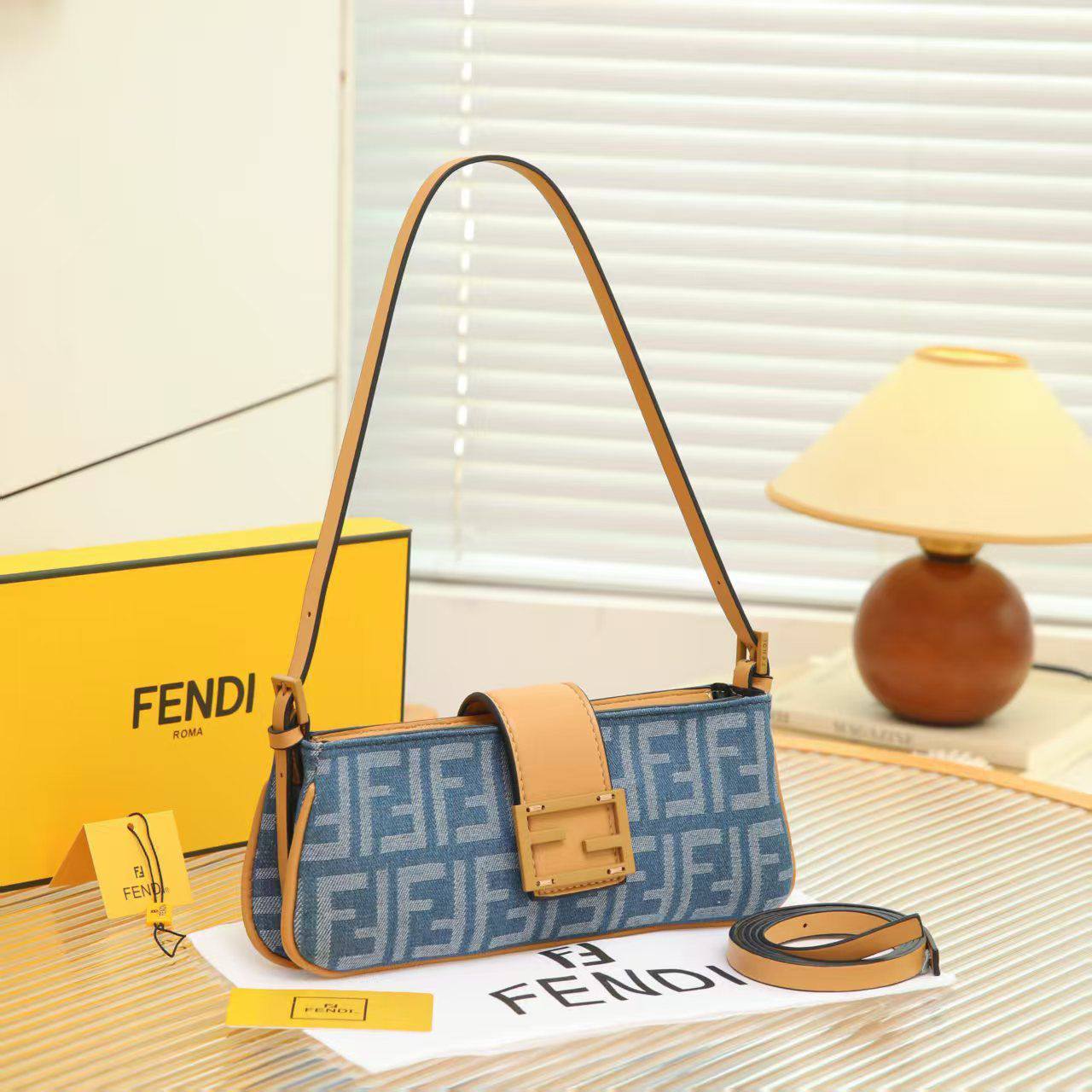 FENDI 
GOOD QUALITY 🔥
90 DHS✅
WITH BOX 📦 

Zain28
♥️♥️♥️