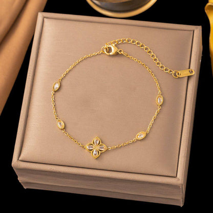 New arrival Stainless steel with 18k gold plated bracelet Non tarnish 
30 dhs🪙🖤 

Zain243
♥️♥️♥️