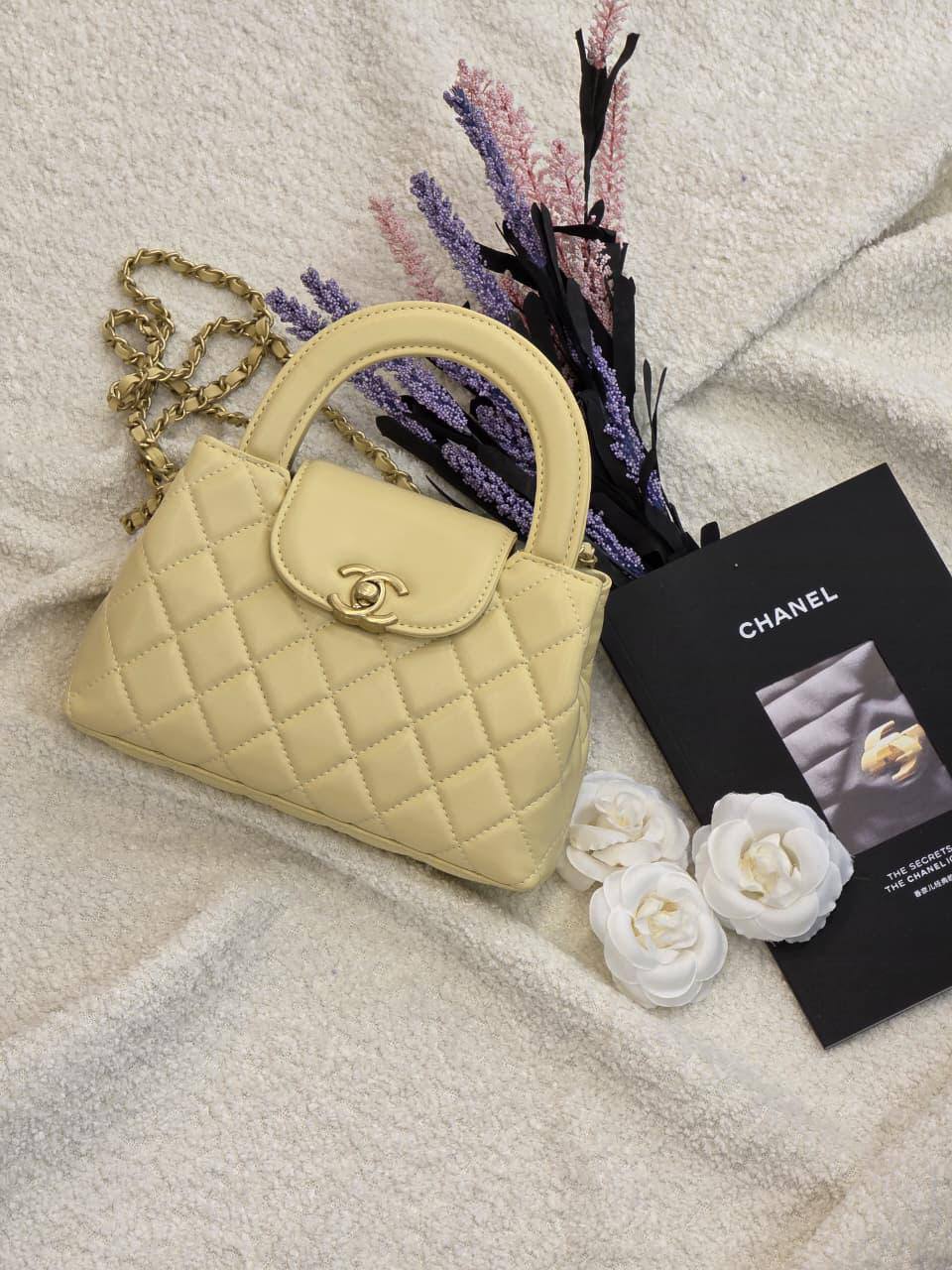 Chanel
         20Cm
240 dhs🪙🌨️

Zain131
♥️♥️♥️