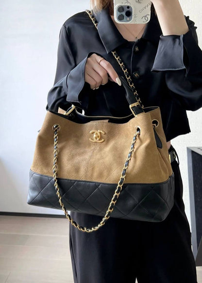CHANEL
 COPY ONE
250 dhs✅
leather

Zain39
♥️♥️♥️