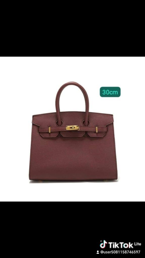 Hermes
GOOD QUALITY 
115 dhs🌺
SIZE 30 CM

Zain200
♥️♥️♥️