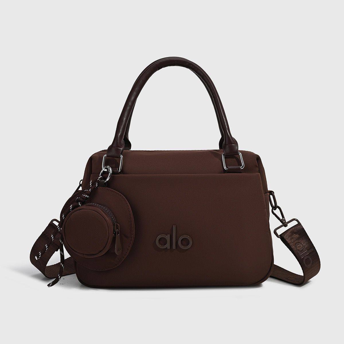 Alo Top Handle Bag
sʜᴏᴜʟᴅᴇʀ ᴄʀᴏssʙᴏᴅʏ
ᴢɪᴘᴘᴇʀ ᴛʏᴘᴇ
ғᴀʙʀɪᴄ ᴍᴀᴛᴇʀɪᴀʟ
ᴡɪᴛʜ ᴛʀɪᴍ ʟᴏɴɢ sᴛʀᴀᴘ
WITH HAT CHARMS
sɪᴢᴇ : 28 cm

75 dhs✅

Zain31
♥️♥️♥️