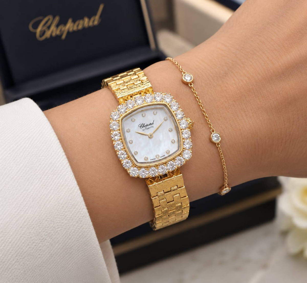 Chopard lady watch 
280 dhs🇦🇪🇦🇪

Zain78
♥️♥️♥️