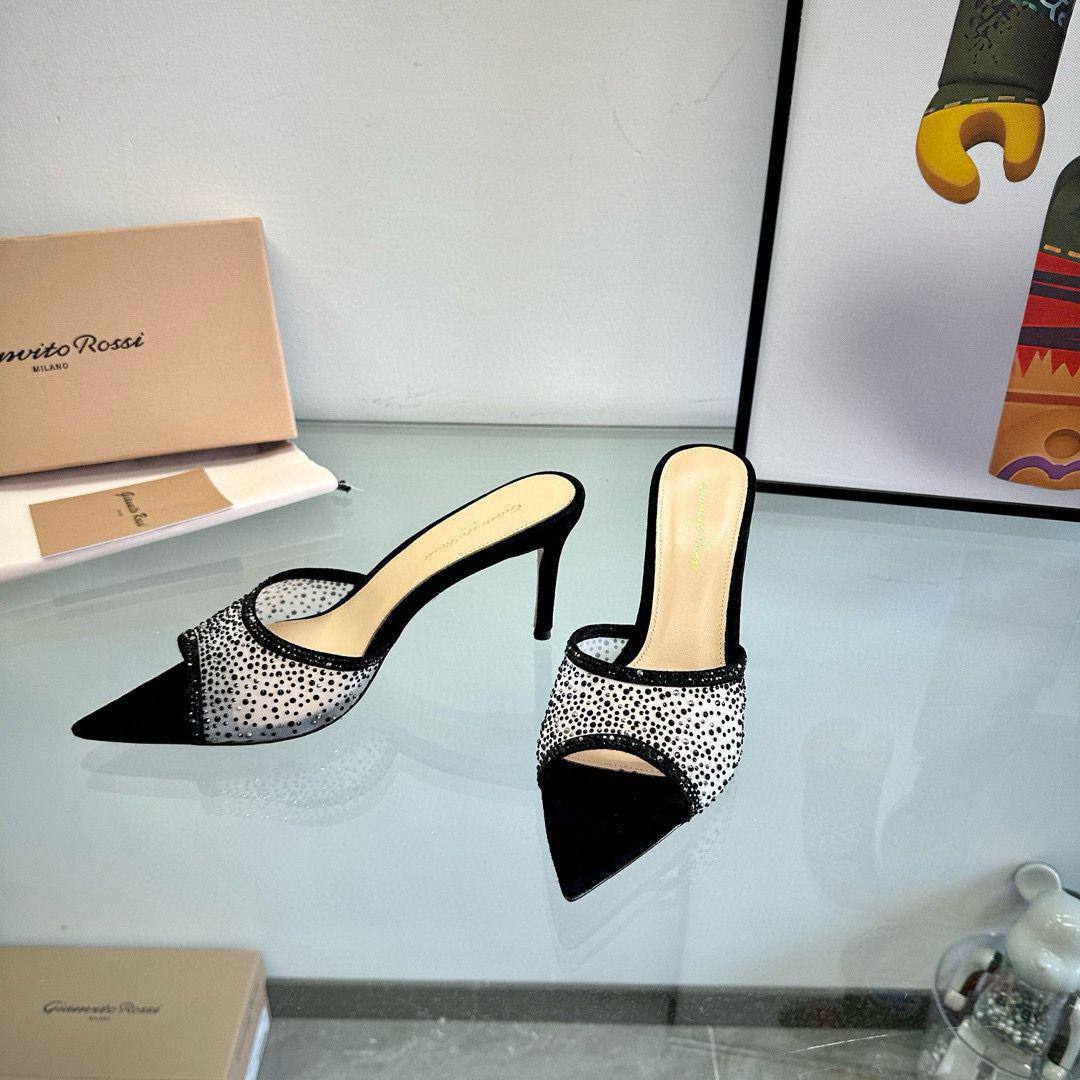 Gianvitto Rossi
Size  36-42 
120 dhs❤️

Zain57
♥️♥️♥️
