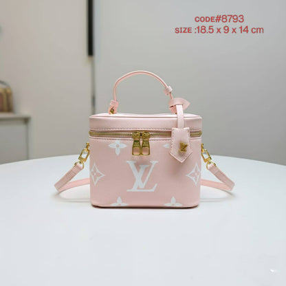 LV
ᴠᴀɴɪᴛʏ ᴍᴀᴋᴇ ᴜᴘ ʙᴀɢ
ᴍᴀᴛᴛᴇ MM ᴍᴏɴᴏɢʀᴀᴍ
ɢᴏʟᴅ ʜᴀʀᴅᴡᴀʀᴇ 
ᴡɪᴛʜ ʟᴏɴɢ ʙᴇʟᴛ sᴛʀᴀᴘ
sɪᴢᴇ: 18.5 cm

70 dhs🪙🌨️

Zain31
♥️♥️♥️