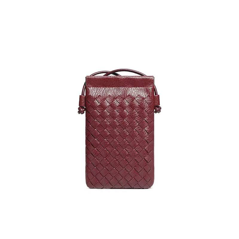 BOTTEGA 
Mobile holding bags
60 dhs💓
size 14*21cm

Zain161
♥️♥️♥️