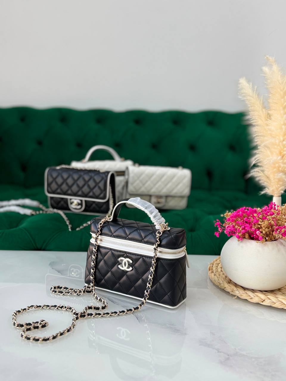 Chanel  ✨💥
Available original box 📦 
With full packing 🎀🎀
Super high quality 💥💥
For Price 👇 WhatsApp✅
0568585901 
0507557372
0552275751 Owner Zain 👌

Zain283
♥️♥️♥️