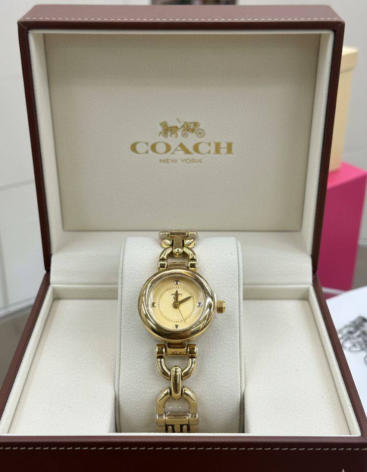 COACH 🆕 LADIES 
GOOD QUALITY 💯
60 dhs🪙💚

Zain133
♥️♥️♥️