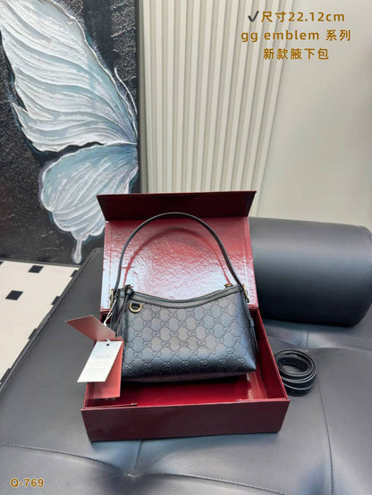 Gucci Master++
270 dhs🪙🌨️

Zain10
♥️♥️♥️