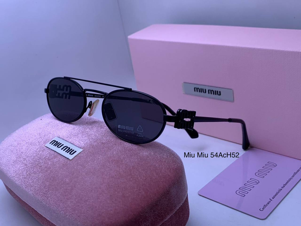 Miu Miu
Ladies 
master quality 
190 dhs✅

Zain126
♥️♥️♥️