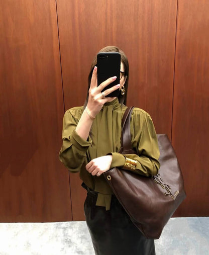 YSL
 MASTER QUALITY 
365 dhs🇦🇪🇦🇪
leather

Zain295
♥️♥️♥️