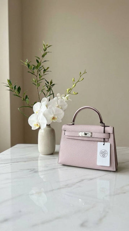 Available ❣️
Hermes Kelly Mini bag is crafted from Epsom leather💯🥀
Same original Quality 💯💯
For Price 👇 WhatsApp✅
0568585901 
0507557372
0552275751 Owner Zain 👌

Zain71
♥️♥️♥️