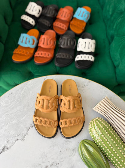 HERMES
Vip quality
Size 36 to 42
450 dhs✅

Zain113
♥️♥️♥️