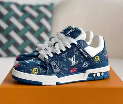 LV 
Size 39 TO 45 
170 dhs✅

Zain183
♥️♥️♥️