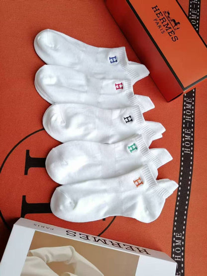 SOCKS 🆕

45 DHS💓

WITH GOOD BOX 📦
🎁🎁🎁

Zain231
♥️♥️♥️