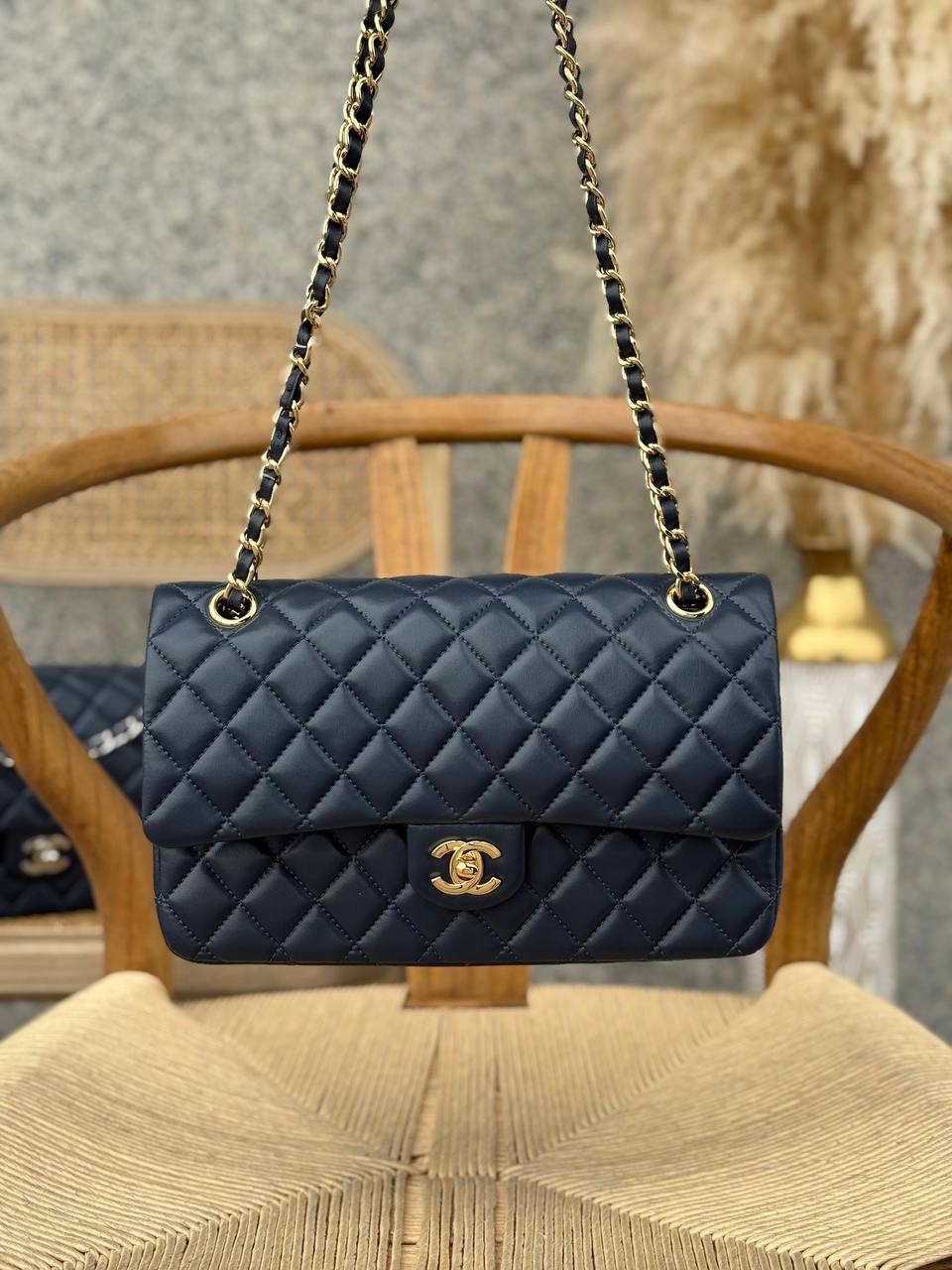 CHANEL
25cm
370 dhs✅
Top quality 
With box🎁

Zain167
♥️♥️♥️
