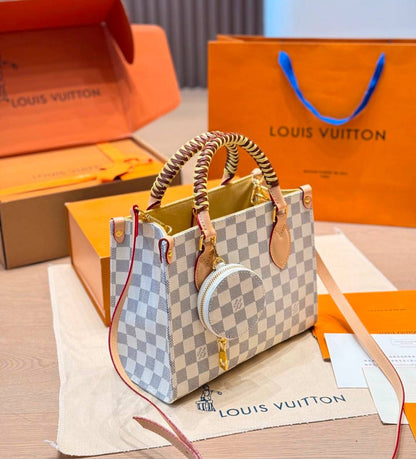 LV
 NEW DESIGN NASTER QUALITY 
260 dhs✅

Zain295
♥️♥️♥️