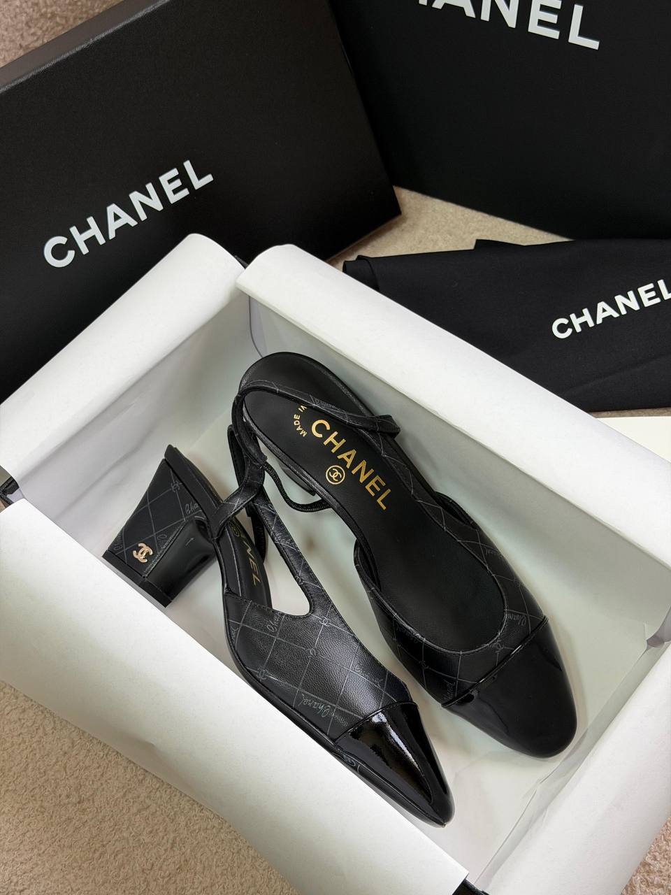 Chanel
𝑨𝑨𝑨 𝑸𝒖𝒂𝒍𝒊𝒕𝒚
𝑺𝒊𝒛𝒆 𝟑𝟔 𝒕𝒐 𝟒2 — 
450 dhs✅

Zain81
♥️♥️♥️