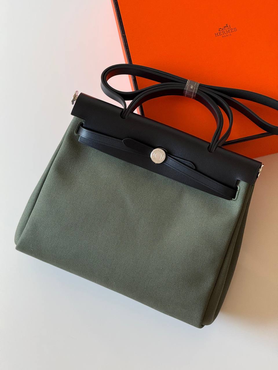 Hermes

Herbag 31cm💕master quality
😍with box❤️
🎁🎁🎁

590 dhs❤️

Zain52
♥️♥️♥️
