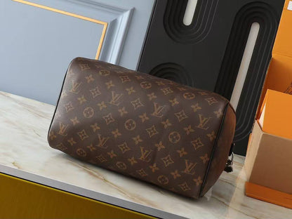 LV

COPY ONE 
NEW DESIGN 
265 dhs🇦🇪🇦🇪

Zain39
♥️♥️♥️