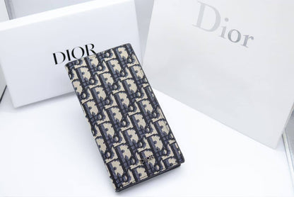 Dior New 
Long Wallet 
Good Quality
70 dhs✅

Zain33
♥️♥️♥️