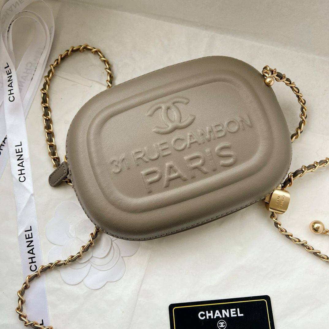 CHANEL 

COPY ONE 

WITH BOX 
🎁🎁🎁

140 dhs✅

Zain295
♥️♥️♥️