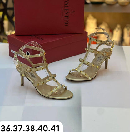Valentino 
120 dhs🇦🇪🇦🇪

Zain80
♥️♥️♥️