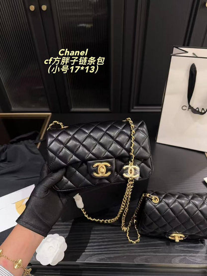 Chanel 💕💕 Master
17cm🫶🏼 240 dhs❣️
20cm 🫶🏼 250 dhs❣️
with Box 🗃️ New

Zain228
♥️♥️♥️