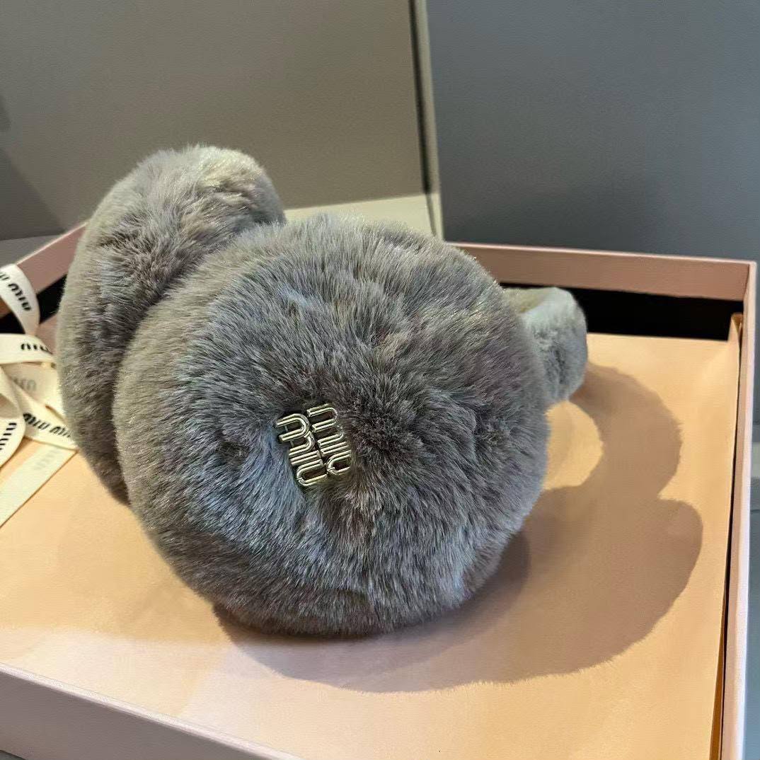 Miu miu

price with shahal 320 dhs🇦🇪🇦🇪

Without 280 dhs🇦🇪🇦🇪

Zain262
♥️♥️♥️