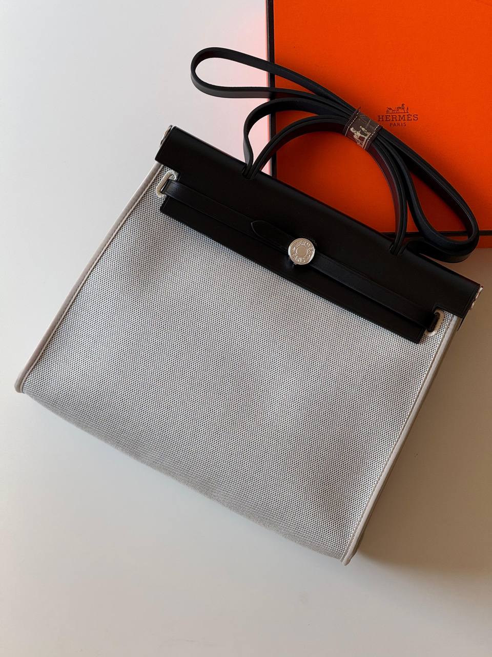 Hermes
Herbag 31cm💥Master quality ✅with box📦
610 dhs💓

Zain52
♥️♥️♥️
