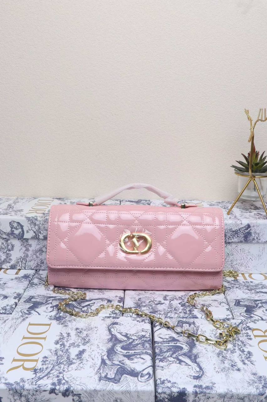 Dior
withbox 
100 dhs🇦🇪🇦🇪

Zain143
♥️♥️♥️
