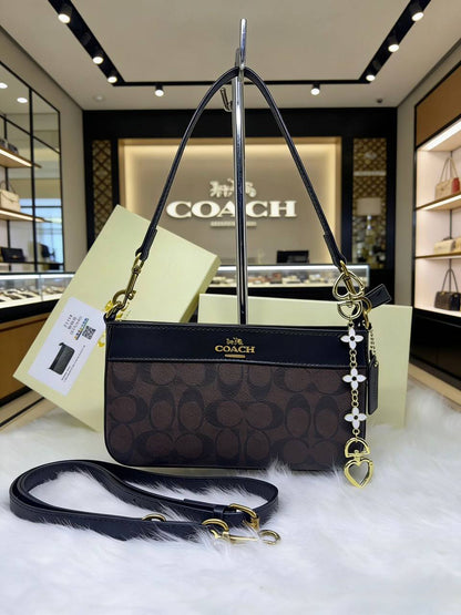 Coach

85 dhs🌺

with box.
🎁🎁🎁

Zain38
♥️♥️♥️