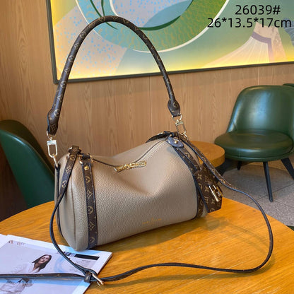 LV
High quality
With box 🎁

110 dhs✅

Zain136
♥️♥️♥️