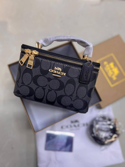 💗 Coach
1⃣️ First quality +🎁
Size: 18 * 11 cm
85 dhs🪙🌨️

with box🎁

Zain115
♥️♥️♥️