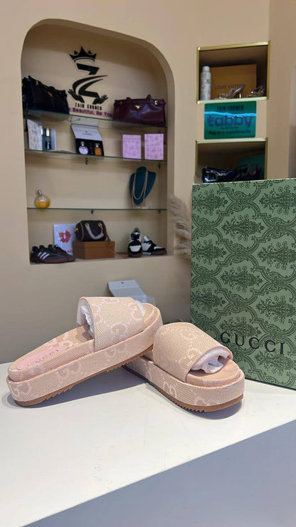 Gucci

90 dhs 
36-41

Zain86
♥️♥️♥️