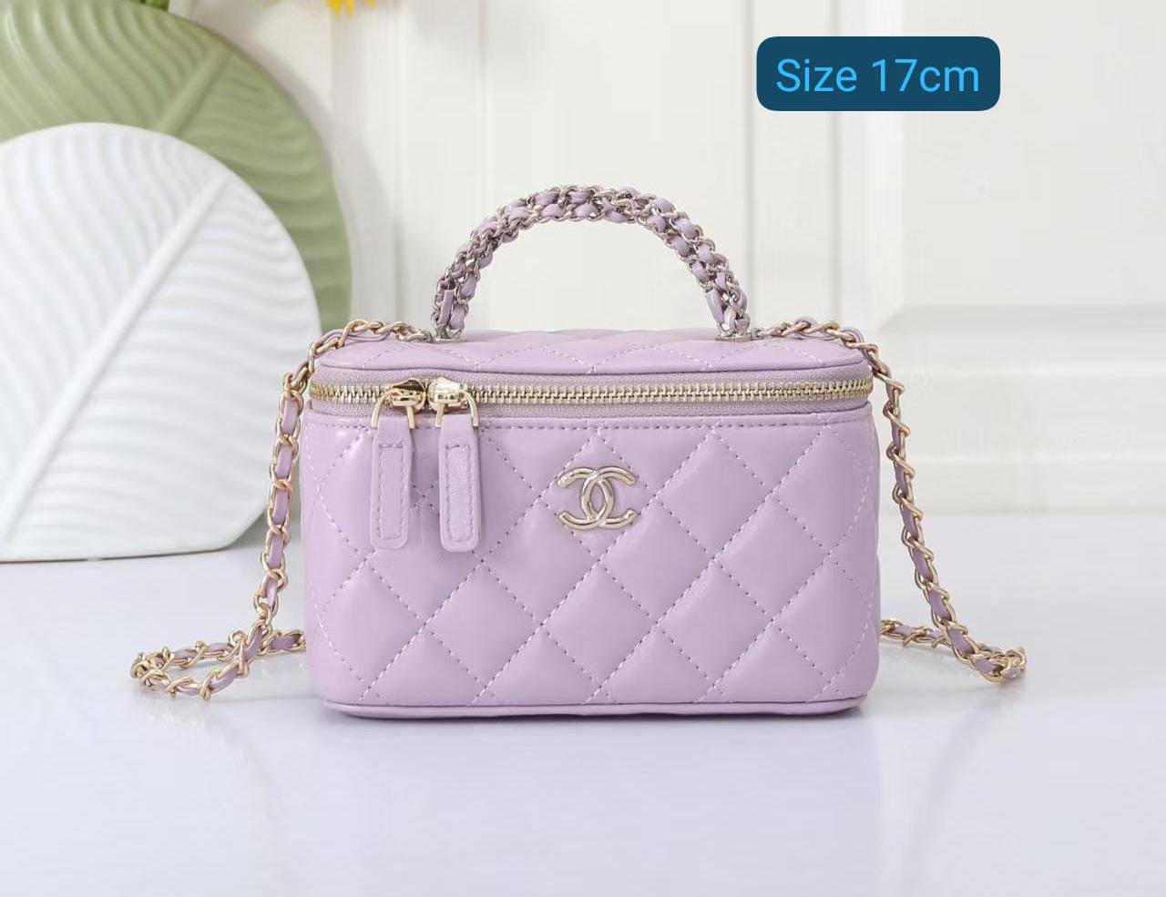 Chanel

Good quality 
with box 
🎁🎁🎁

95 dhs🪙🌨️

Zain186
♥️♥️♥️