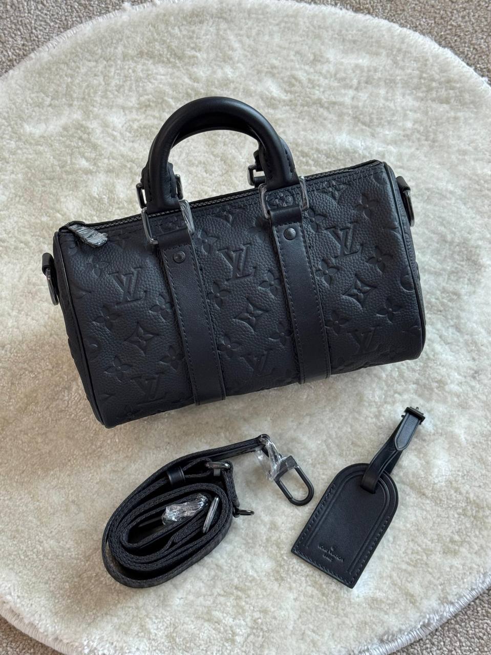 *NEW COLLECTION:BD046❗*
*BRAND- LOUIS VUITTON ❗*
*Keepall Bandouliere 25 BAG❗*
*SUPER MASTER QUALITY ❗*
*❗❗*
*BOX WITH  PAPERBAG ❗*
For Price 👇 WTSP Text Zain 0568585901

Zain267
♥️♥️♥️