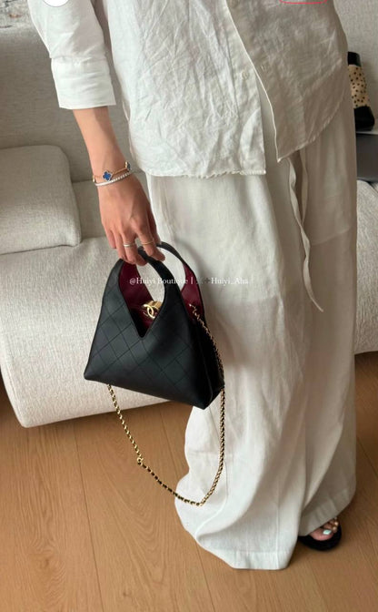 CHANEL
MASTER QUALITY 
WITH BOX 
320 dhs🇦🇪🇦🇪

Zain295
♥️♥️♥️