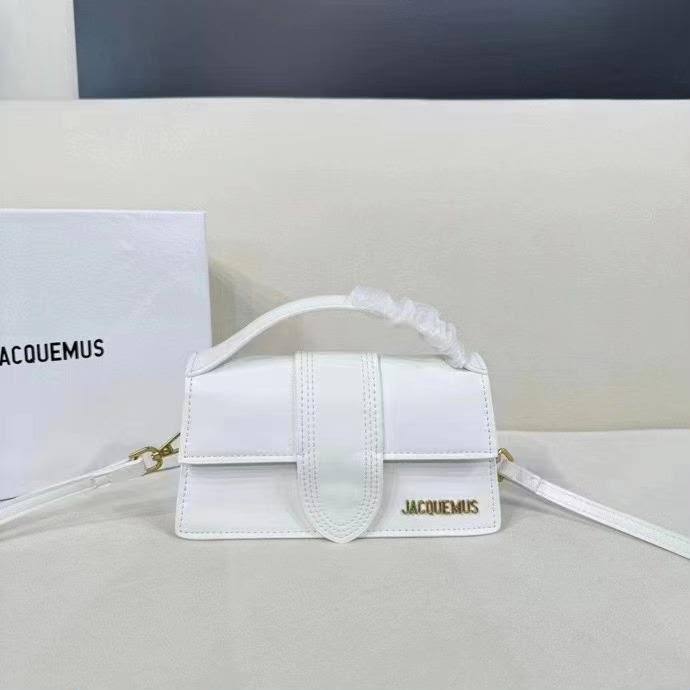 Jacquemus
Best quality with box’s 
110 dhs🇦🇪🇦🇪
size. 24 Cm

Zain290
♥️♥️♥️