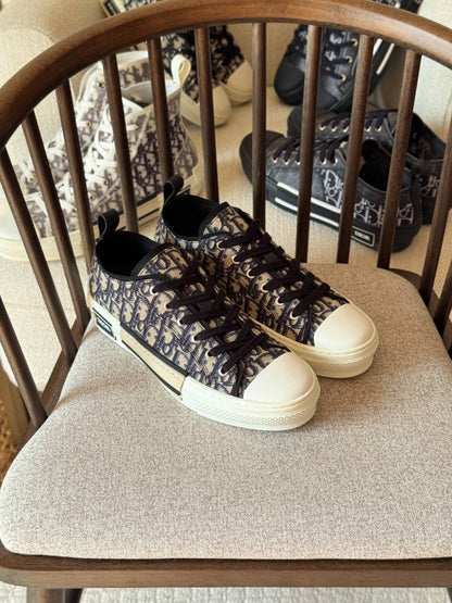 DIOR

 B23 low top sneakers 

super master quality 

size: 40 to 46 
430 dhs🇦🇪🇦🇪

Zain185
♥️♥️♥️