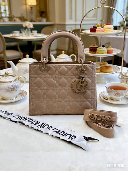 Dior
Lᴀᴅʏ Dɪᴏʀ Mᴀᴛᴇ
ᴡɪᴛʜʙᴏx
🎁🎁🎁

ᴄᴀɴᴠᴀs ɪɴsɪᴅᴇ
sɪᴢᴇ:25ᴄᴍ
110 dhs❣️

Zain56
♥️♥️♥️