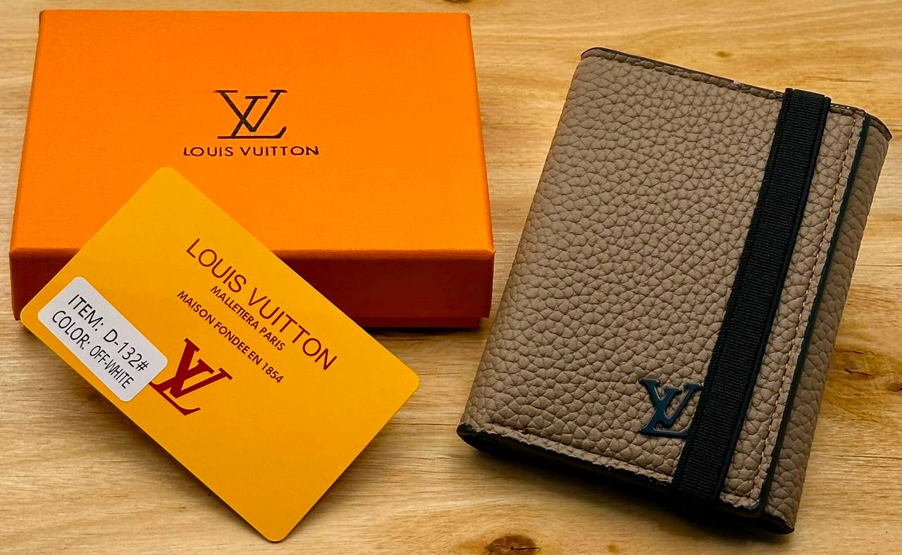 Wallets
45 dhs🇦🇪🇦🇪

Zain182
♥️♥️♥️