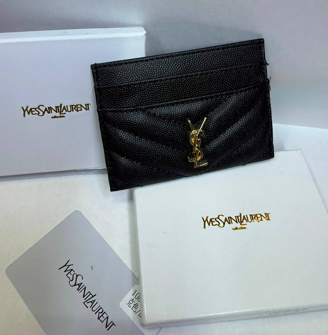Card Holders
With box 
30 dhs💓

Zain93
♥️♥️♥️